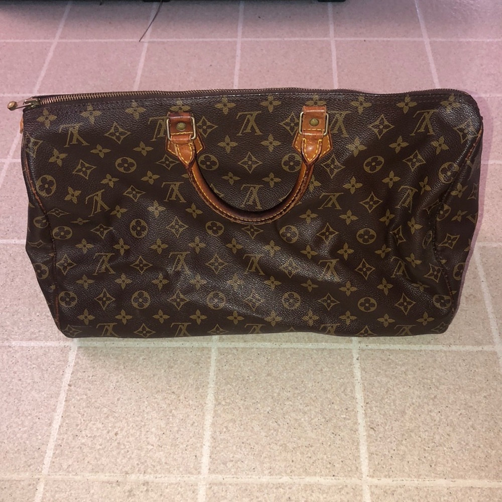 Authentic Lv Speedy 40 Monogram - image 1